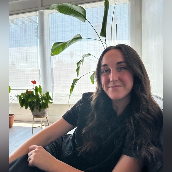 Meet your Posher, Allyson - Picture 1 of 1